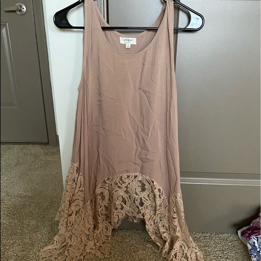 Brown tank top with lace on the bottom